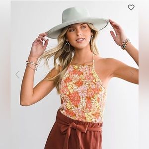 NWT BILLABONG ☀️ Feels Like Summer Halter Top - size M